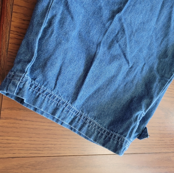 Croft & Barrow Denim Capri  Lg - Picture 5 of 6